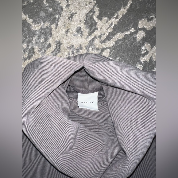 Varley Ribbed Gray Sweater - Picture 4 of 4